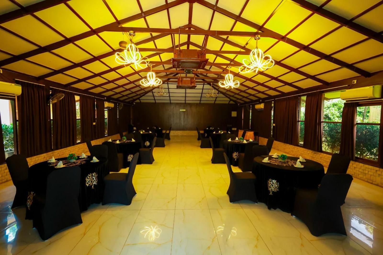 Veerdency Luxury Resort Devanahalli Dış mekan fotoğraf