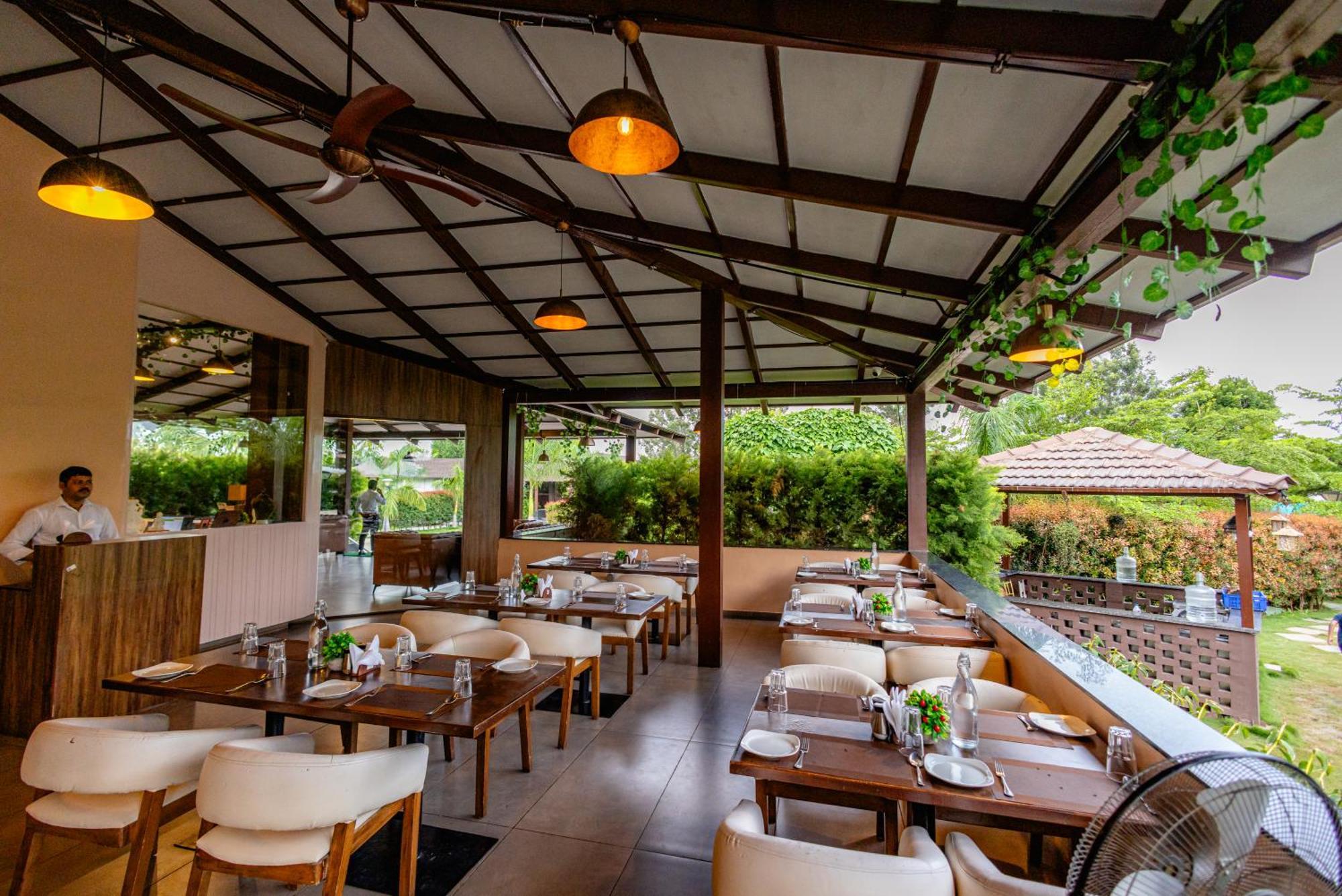 Veerdency Luxury Resort Devanahalli Dış mekan fotoğraf